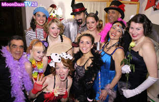 MoonDaze TV 28 - Photo 01 Thumbnail